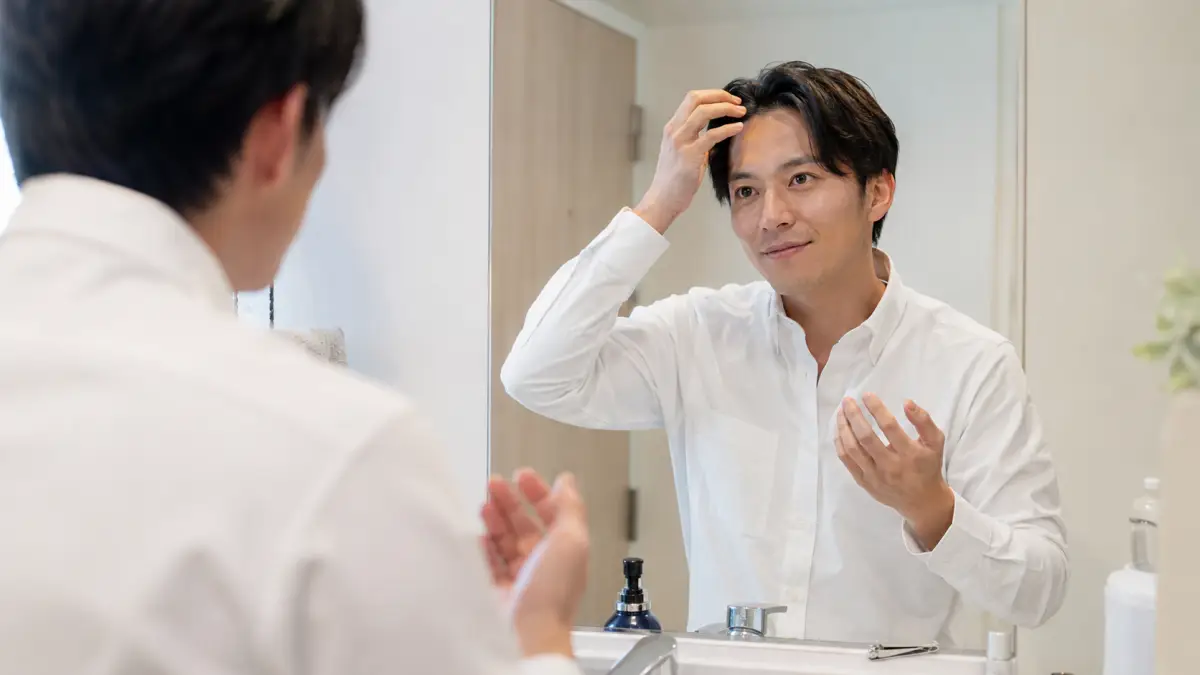 手が小さい男モテない悩みで清潔感や身だしなみを整える日本人男性